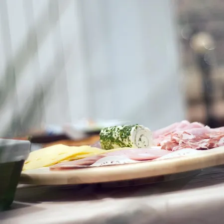 Ponticello Nocleg ze śniadaniem 4*